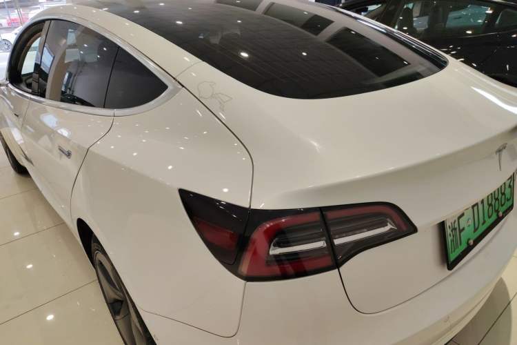 Used Tesla Model 3 2019 Long-Range All-Wheel-Drive Version
