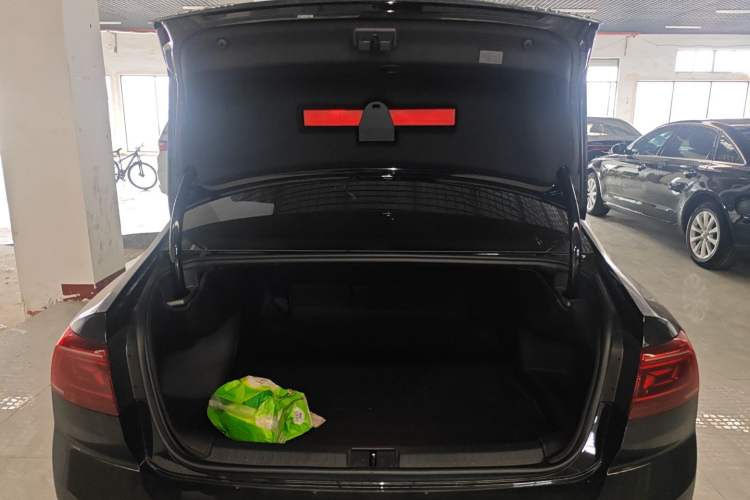 Used Volkswagen Magotan 2026 30 Million Vehicles Selected Model 380TSI DSG Luxury Edition
