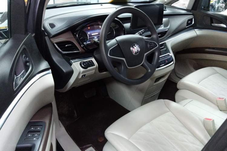 Used Buick GL8 2022 Land Cruiser Executive Class 652T Comfort Model