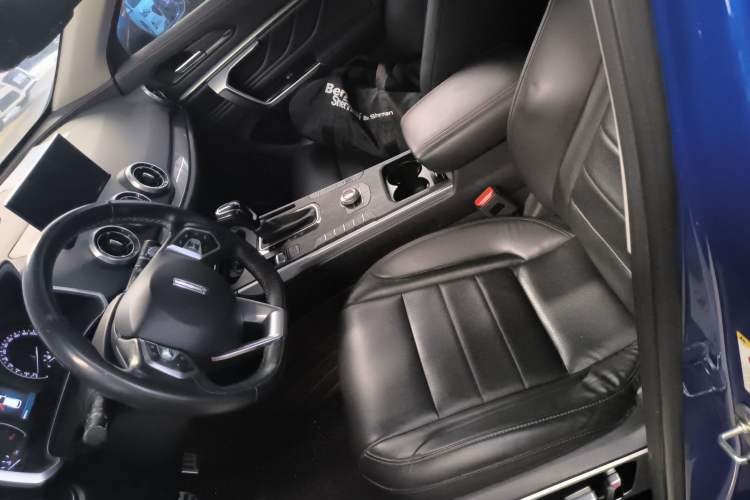 Used Wey VV5 2017 2.0T Ultra-Luxury Version
