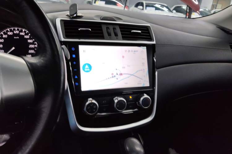 Used Nissan Tiida 2016 1.6L CVT Cool Dynamic Edition