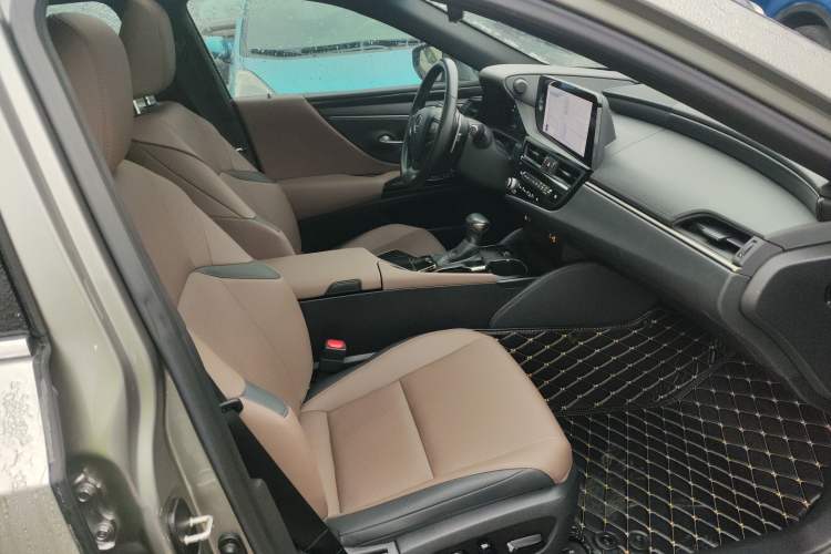 Used Lexus ES 2022 300h Excellence Edition
