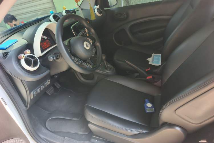 Used  fortwo 2018 1.0L 52kW Hardtop Dynamic Version China V
