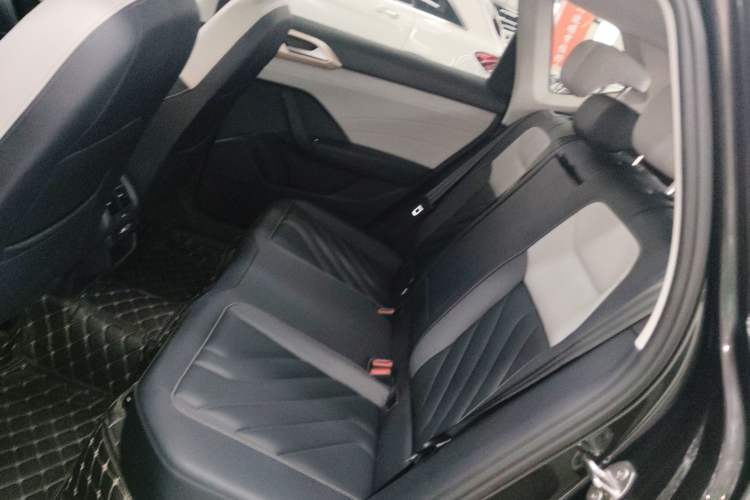 Used Volkswagen Tharu 2023 300TSI Two-Wheel-Drive Full Moon Edition
