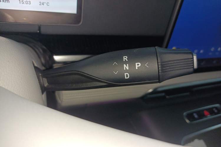 Used VOYAH Dream 2025 PHEV Four-Wheel-Drive Flagship Kunpeng Edition
