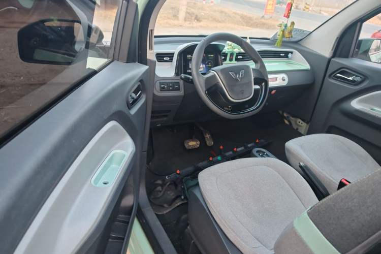 Used Wuling Hongguang MINIEV 2022 Macaron Fashion Model Lithium Iron Phosphate
