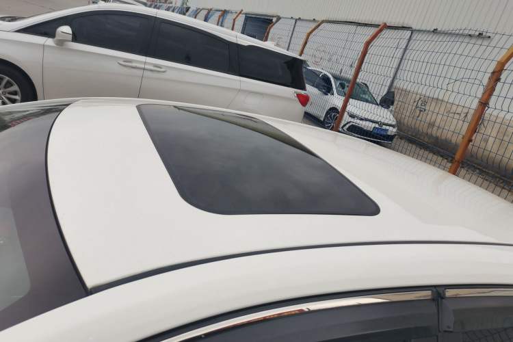 Used Toyota Corolla 2021 Dual-Motor 1.8L E-CVT Elite Edition
