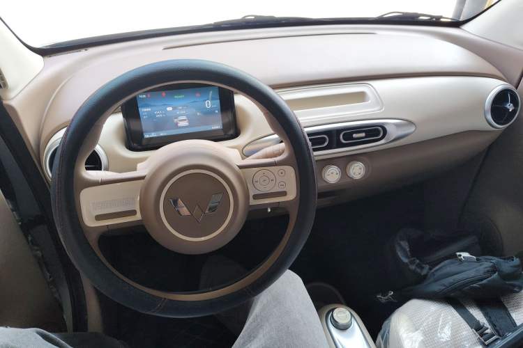 Used Wuling Hongguang MINIEV 2025 Four-Door Version Advanced Edition
