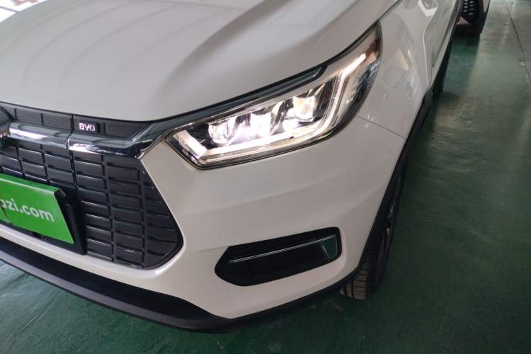 Used BYD Yuan New Energy 2019 EV535 Smart Connect Trendsetting Model
