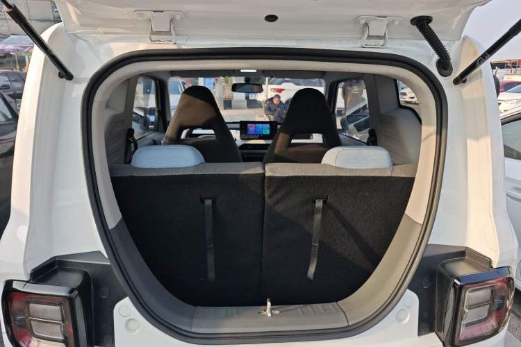 Used Geely Galaxy Panda 2023 Panda Mini 120km Cute Bear
