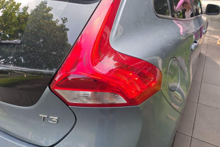 Used Volvo V40 2018 T3 Smart Edition
