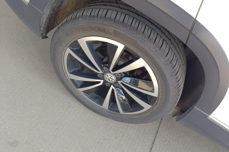 Used Volkswagen Tharu 2020 Revised Version 330TSI Four-Wheel Drive Flagship Edition China VI
