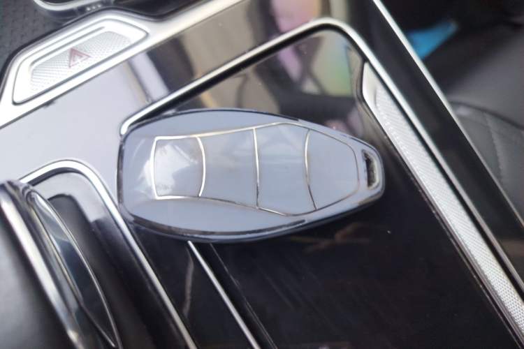 Used Hongqi HS5 2023 2.0T Four-Wheel Drive Flagship Pro Edition
