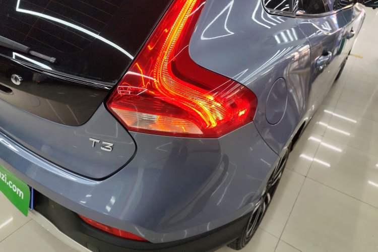 Used Volvo V40 2017 Cross Country T3 Zhiya Edition