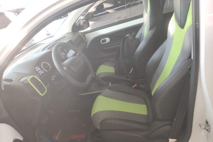 Used Roewe Clever 2021 302 km New Four-Seater Super-Efficient Version