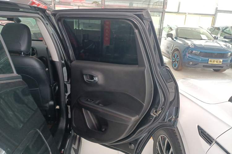 Used  Compass 2020 220T Automatic Elite Edition
