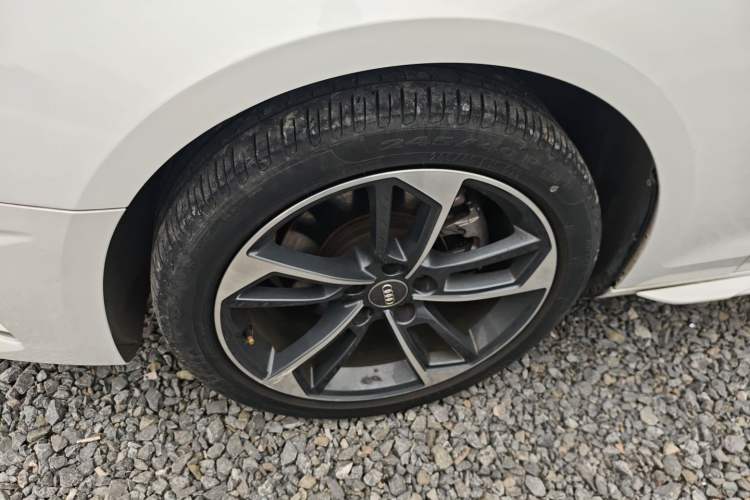 Used Audi A4L 2022 40 TFSI Stylish and Elegant Edition
