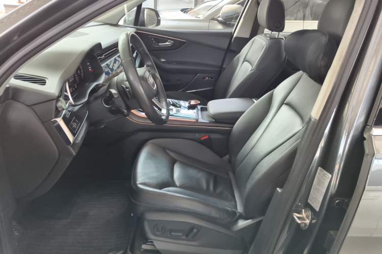 Used Audi Q7 2020 55 TFSI quattro S line sports model