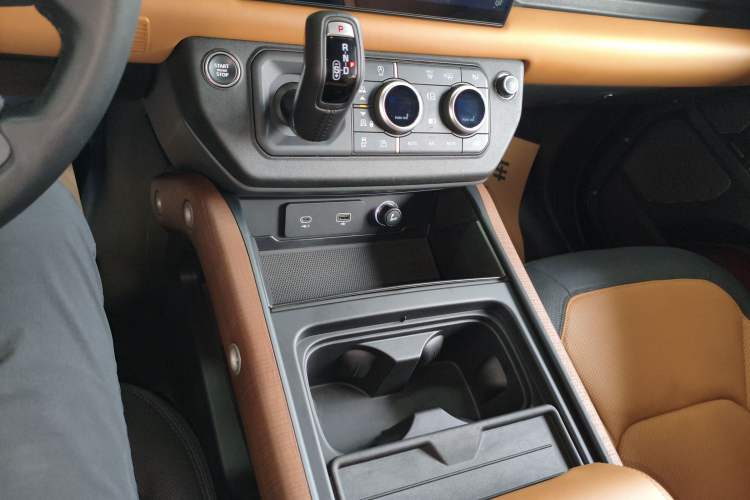 Used Land Rover Defender 2024 110 3.0T P400 X-DYNAMIC HSE
