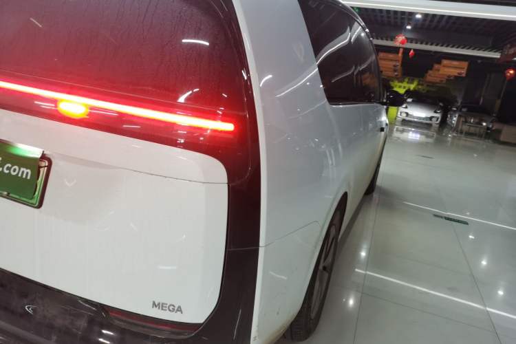 Used Li Auto MEGA 2025 Home Family Special Edition