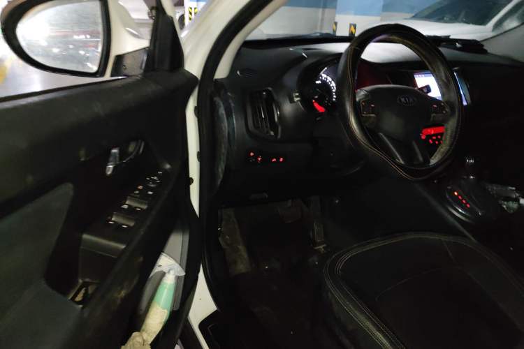 Used Kia Sportage R 2014 2.0L Automatic Two-Wheel Drive GLS Trim
