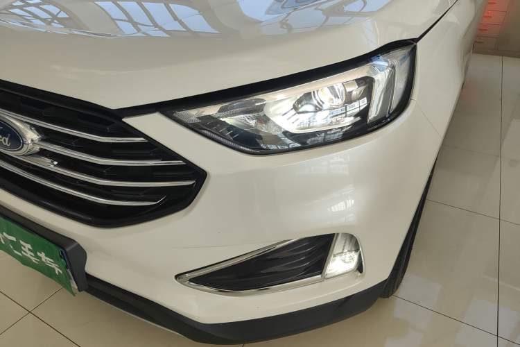 Used Ford Edge 2020 EcoBoost 245 Two-Wheel-Drive Platinum Edition 5 Seats
