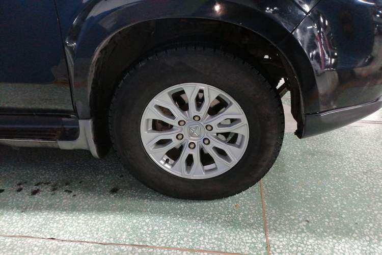 Used JMC Yusheng S350 2016 2.4T Automatic 2WD Diesel Luxury 5-Seater
