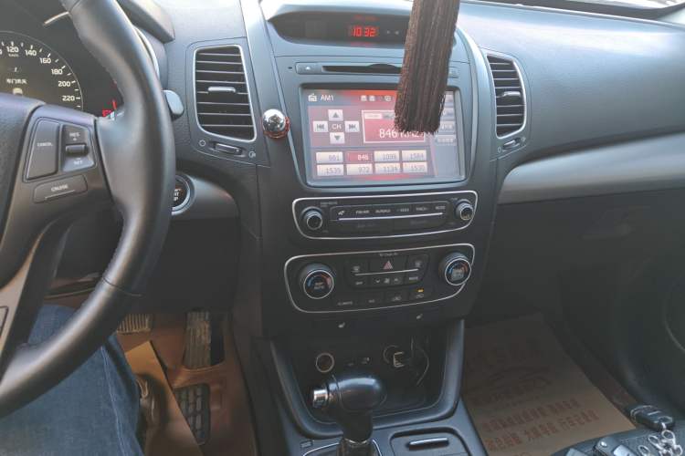 Used Kia Sorento 2013 2.4L 5-Seater Gasoline Luxury Version China IV Standard
