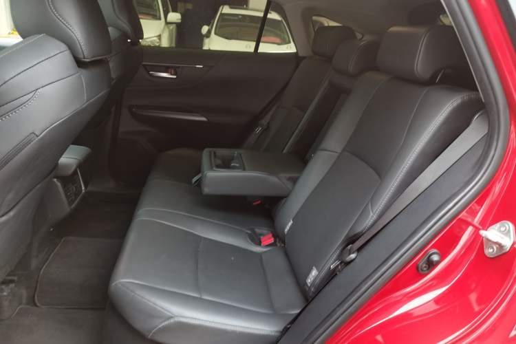 Used Toyota Venza 2022 Dual-Engine 2.5L CVT Two-Wheel Drive Prestige Edition
