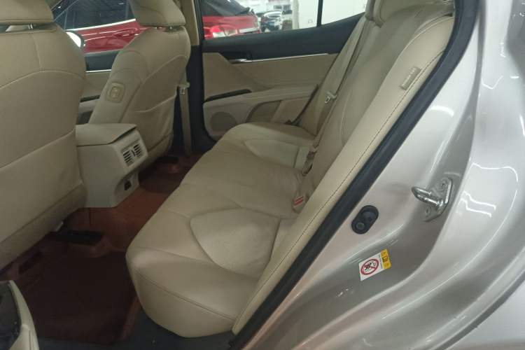 Used Toyota Camry 2018 2.0G Luxury Edition
