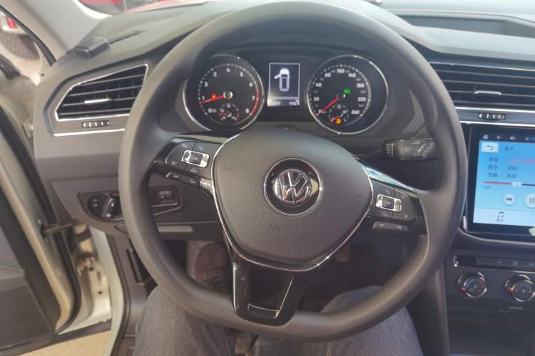 Used Volkswagen Tiguan L 2017 330TSI Automatic Two-Wheel Drive Luxury Edition
