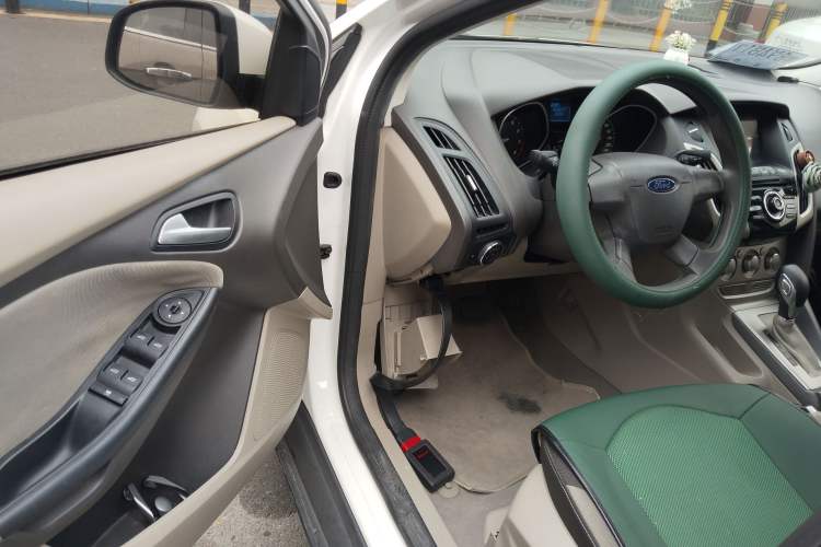 Used Ford Focus 2012 Sedan 1.6L Automatic Comfort Model
