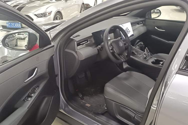 Used BYD Qin PLUS 2024 HONOR Edition DM-i 55KM Leading Model
