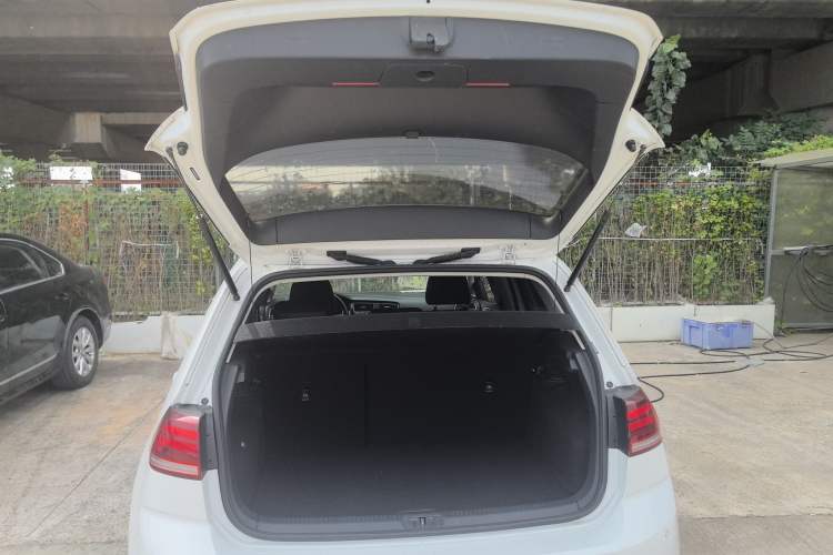 Used Volkswagen Golf 2018 230TSI Automatic Comfort Model
