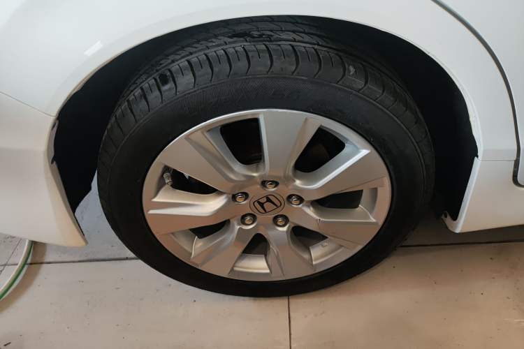 Used Honda Jade 2014 1.8L CVT Luxury Edition 5 seats
