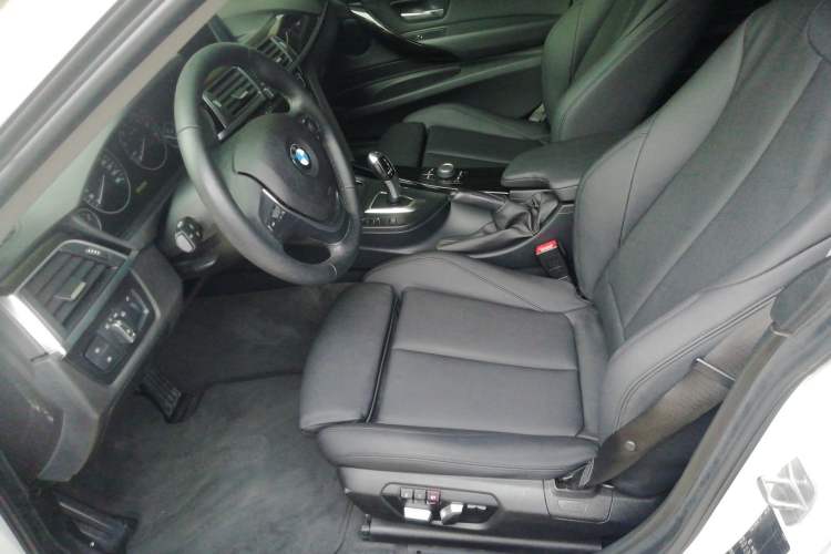 Used BMW 3 Series GT 2018 320i Sport Edition
