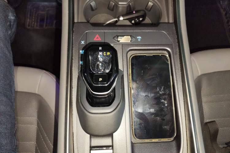 Used Ford Edge 2023 Edge L 2.0T EcoBoost E-Hybrid Four-Wheel Drive Seven-Seat Supreme Model
