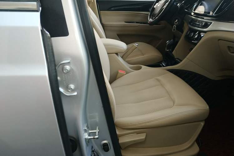 Used Baojun 730 2016 1.5L Manual Comfort Version 7 Seats China V Emission Standard