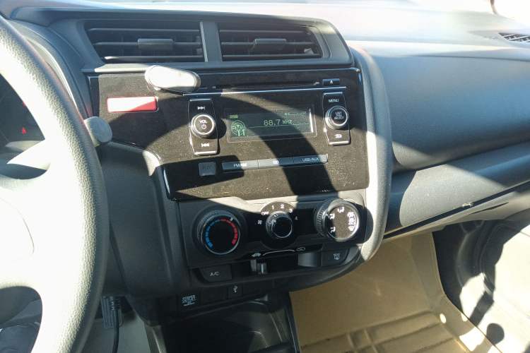 Used Honda Fit 2014 1.5L LX Manual Comfort Model
