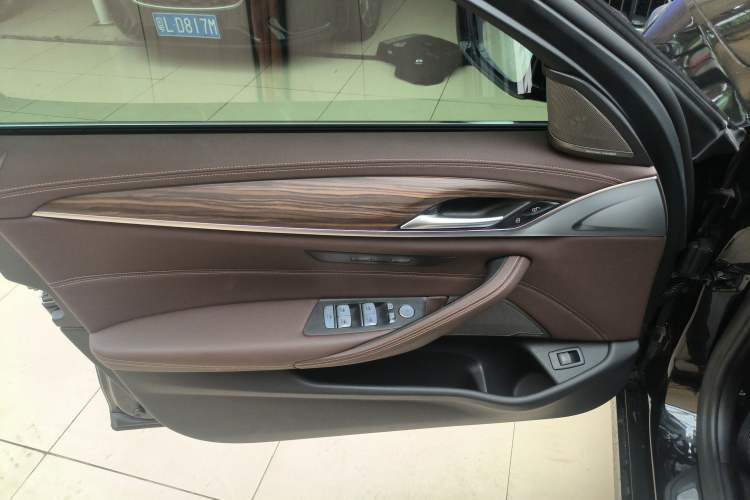 Used BMW 5 Series 2022 Second Facelift 530Li Leading Edition Luxury Package
