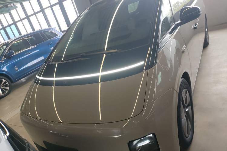 Used Li Auto MEGA 2024 Ultra Model