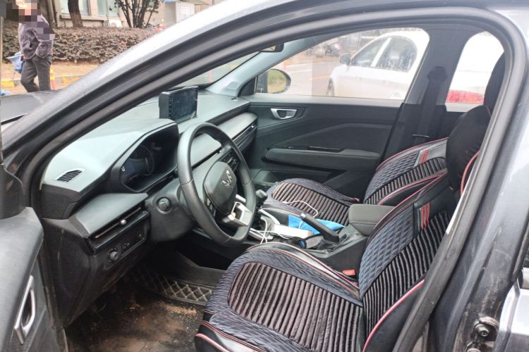 Used Wuling Alvez 2022 1.5L Manual Free-Style Model
