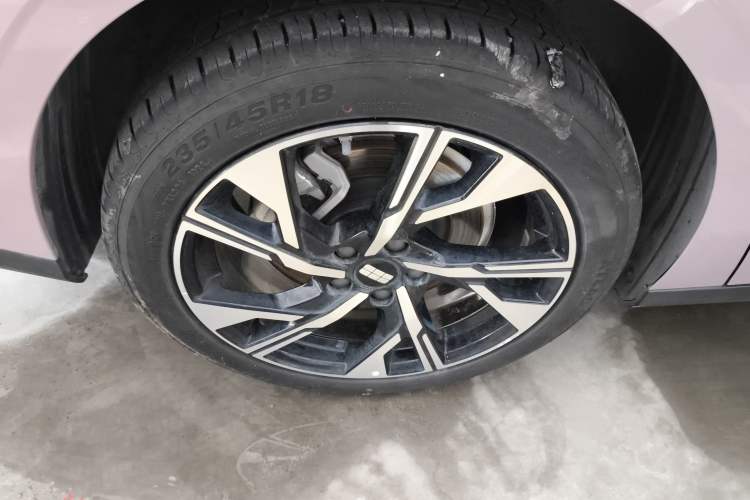 Used  L6 2024 125km Creative Edition
