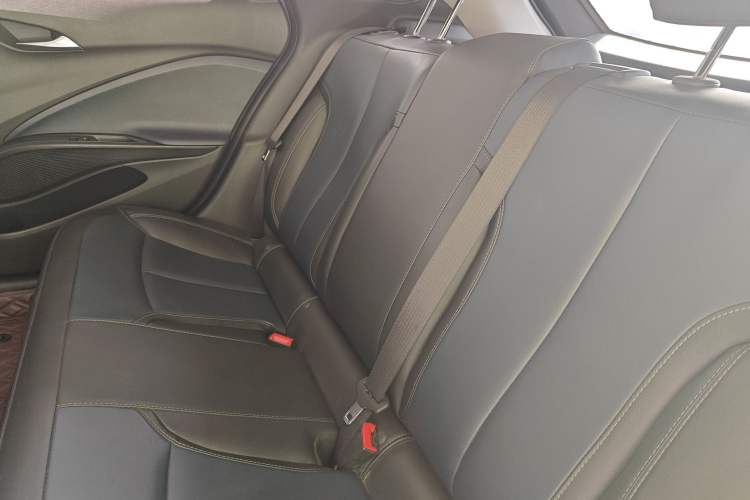 Used Buick Velite 6 2023 Revised Version 430 km Range – Commuter Edition