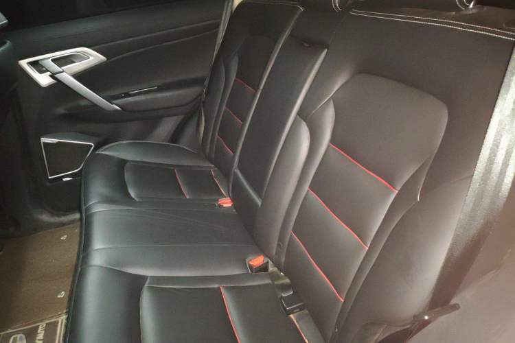 Used Geely Auto Emgrand X7 Sport 2018 1.8TD Automatic Two-Wheel Drive Smart Connect 4G Internet Edition
