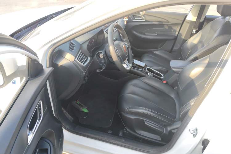 Used Roewe i5 2019 1.5L Automatic 4G Connected Langhao Edition
