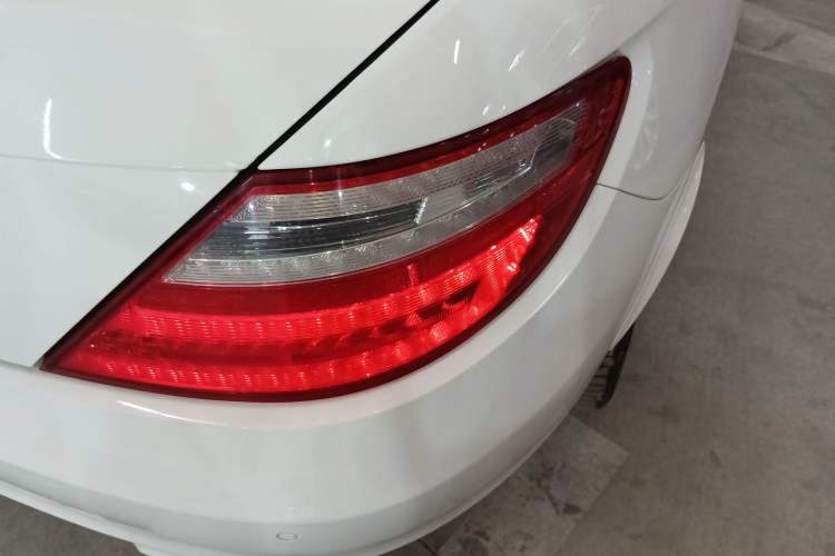 Used Mercedes-Benz SLK-Class 2011 SLK 200 Fashion Model
