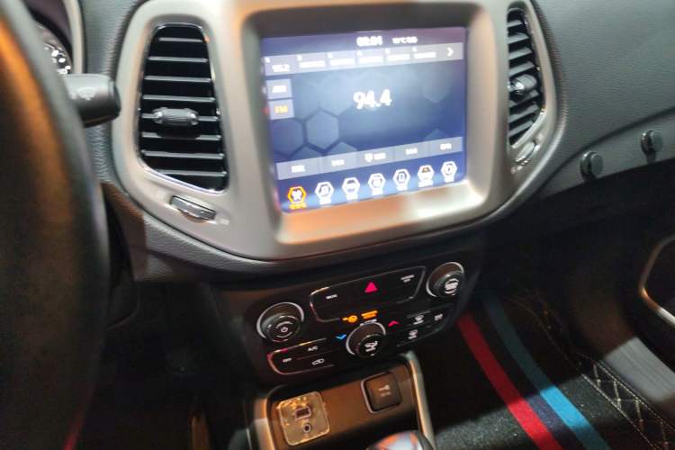 Used  Compass 2020 220T Automatic Leading Edition
