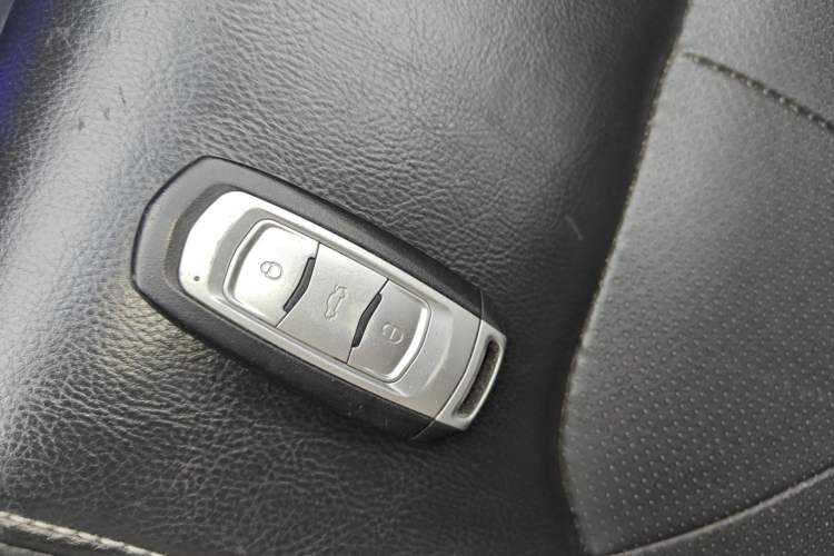 Used Geely Auto Emgrand 2016 Sedan 1.5L CVT Upward Version
