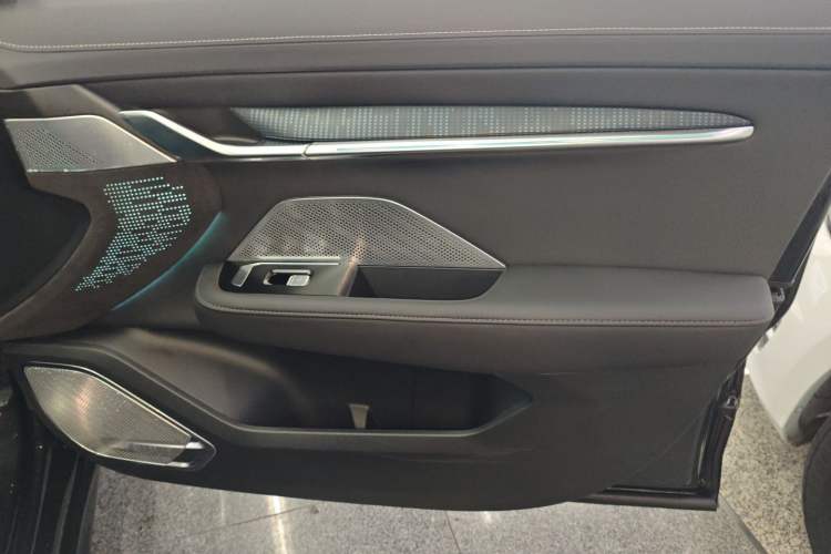 Used Zeekr 001 2022 Ultra-Long Range Single-Motor WE Version
